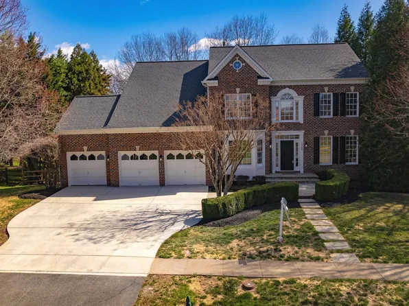 13548 Heritage Farms Dr, Gainesville, VA 20155