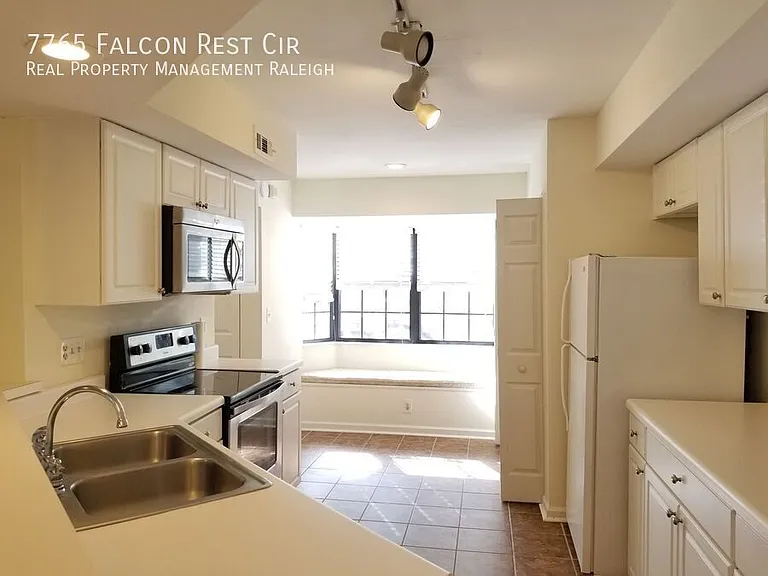 7765 Falcon Rest Cir — Photo 5