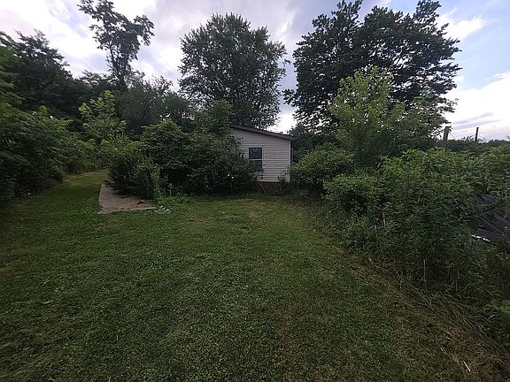 5th image of 16493 Samuel St