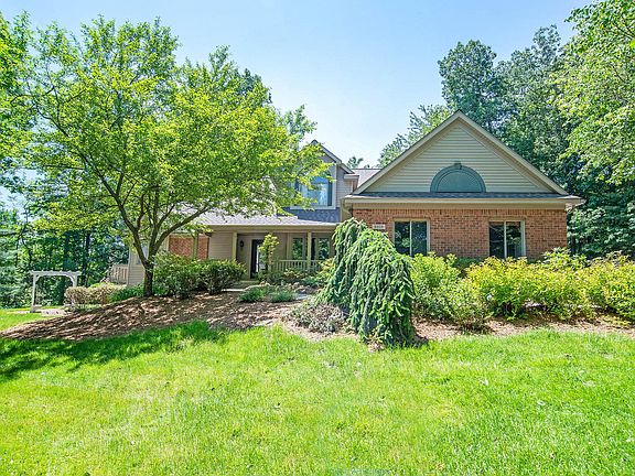 2nd image of 8019 Kyley Ct SE