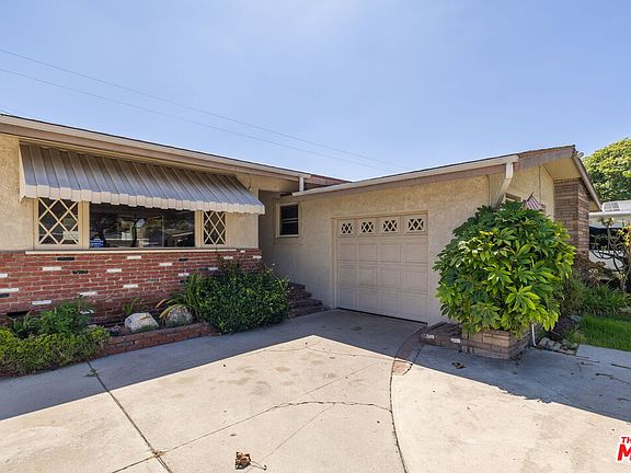 3rd image of 2902 Ladoga Ave