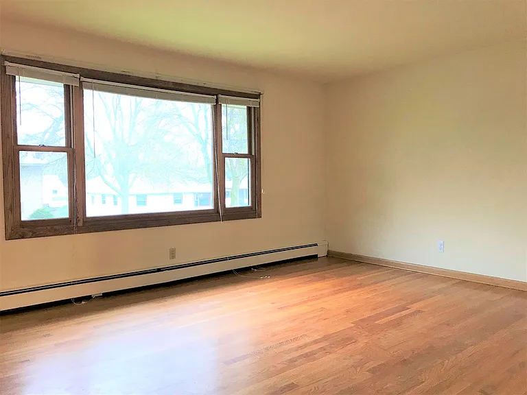 410 Pawling St — Photo 19