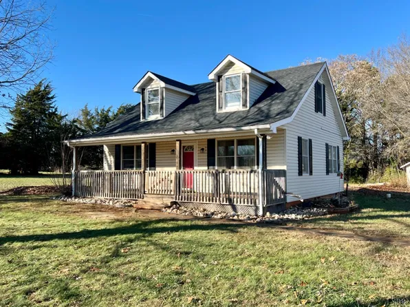 158 Pigeon Run Rd, Gladys, VA 24554