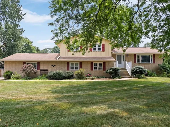 3544 Ada Vista Dr, Uniontown, OH 44685