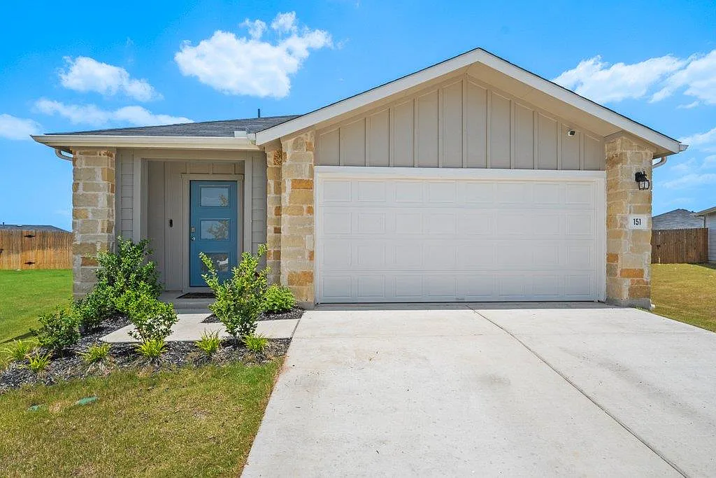 3 bed, 2.0 bath, 1555 sqft, $1,975 — Photo 1