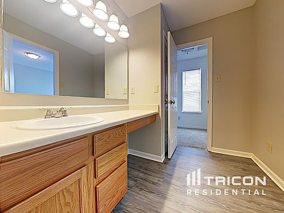 4th image of 5977 Porchester Pl