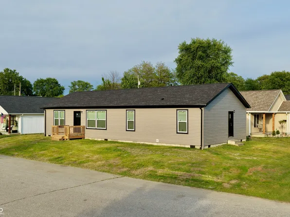 819 W Tanner St, Brownstown, IN 47220