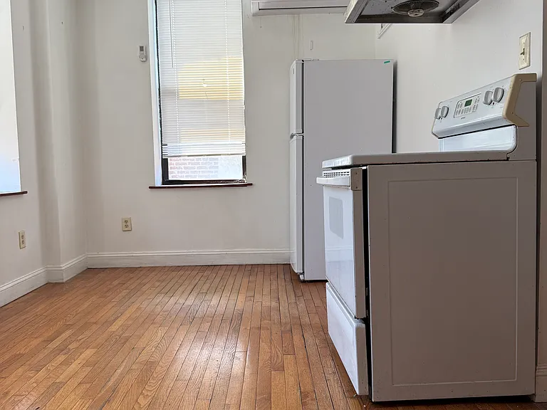 1011 Cherry St #3R — Photo 6