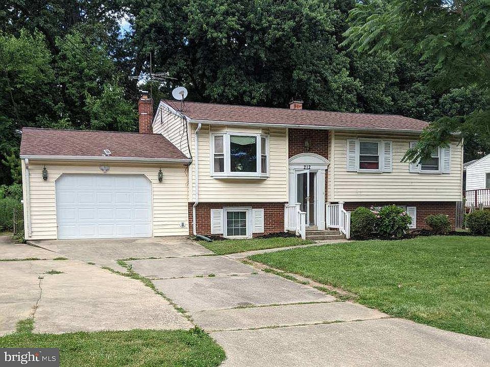 2nd image of 212 Rolling Rd