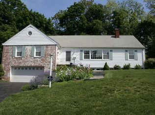 15 Rosalind Rd, Poughkeepsie, NY 12601