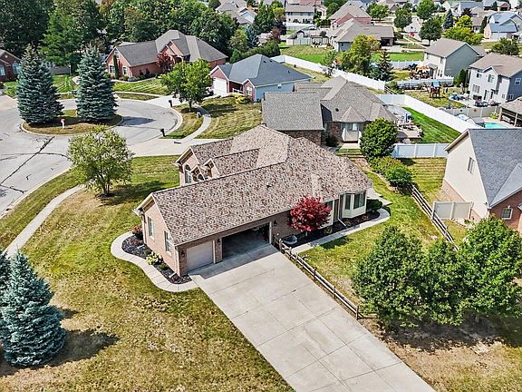 4th image of 5172 Applewood Cir