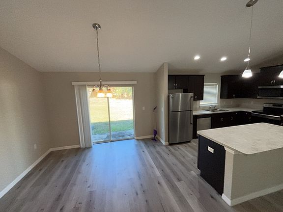 4th image of 3099 W Viking Ln