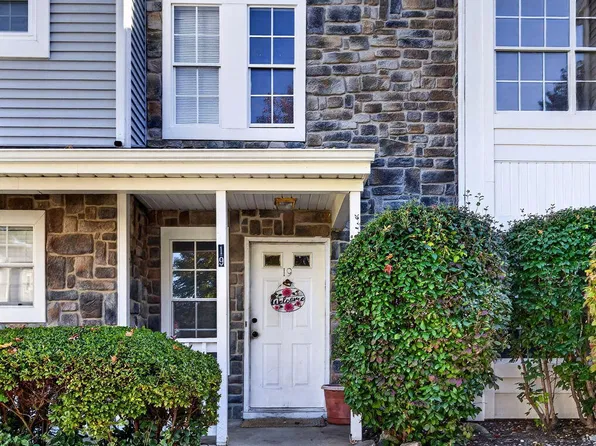 19 Tack Court, Tinton Falls, NJ 07753