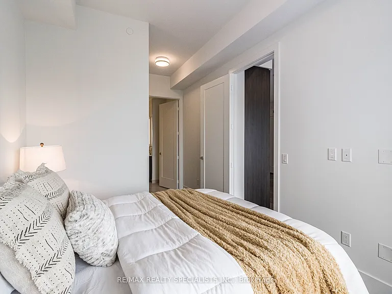 480 Front St W #1903 — Photo 20