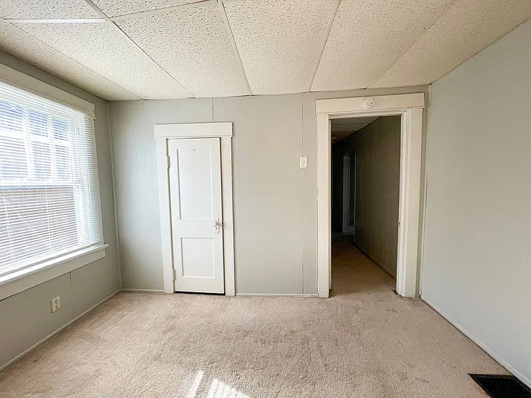 2401 S Mulberry St — Photo 10