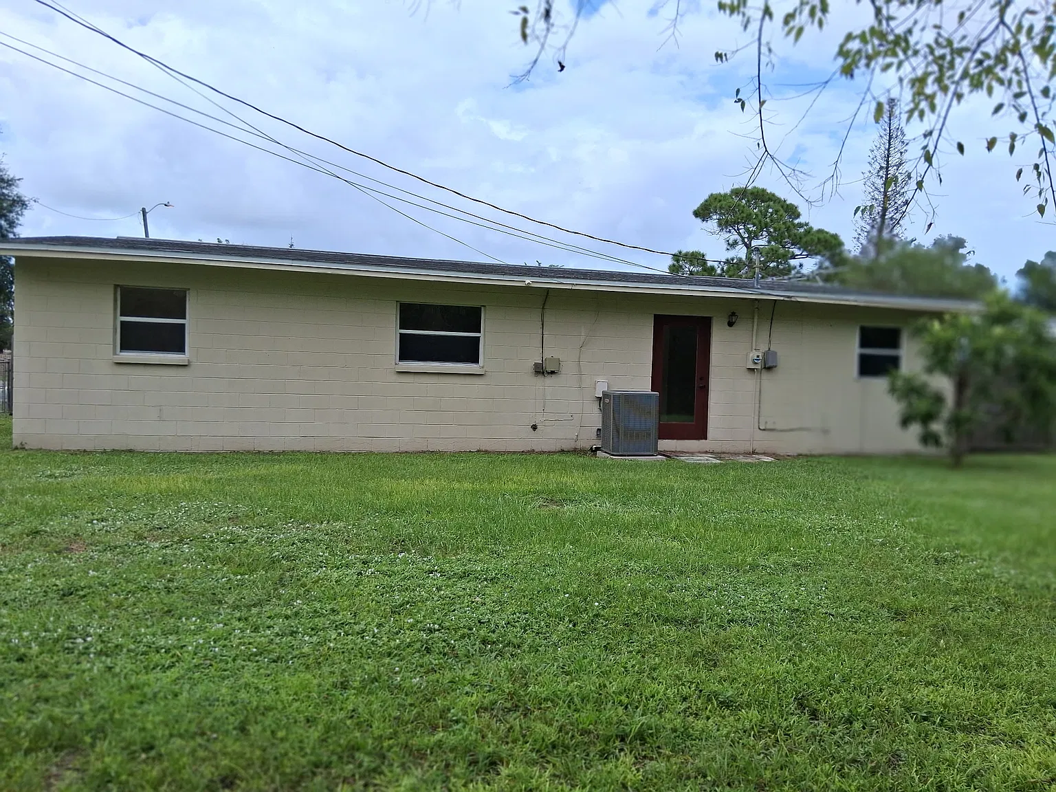4 bed, 1590 sqft, $2,300 — Photo 2
