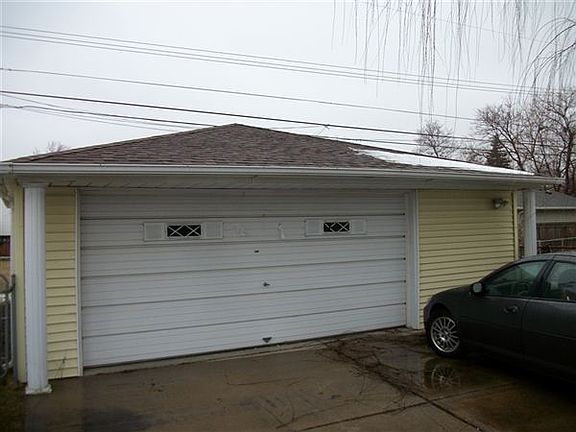 2nd image of 1766 London Ave
