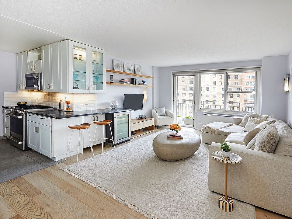 1st image of 201 W 70th St APT 18G