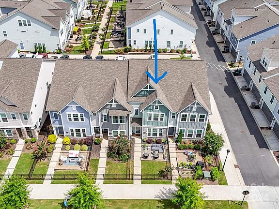 3rd image of 2510 Lydia Ave
