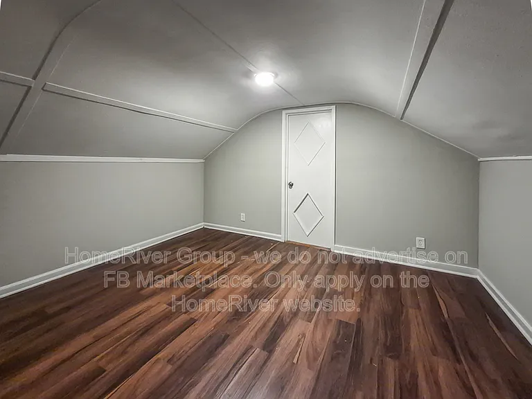 644 Kent St — Photo 11