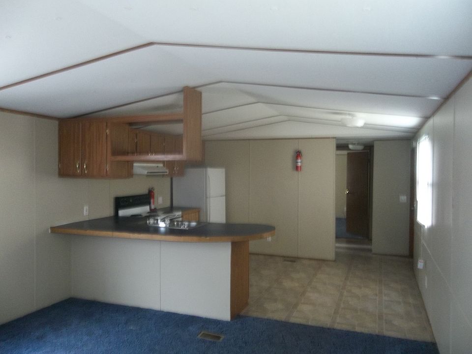 1st image of 221 Silverbell Dr