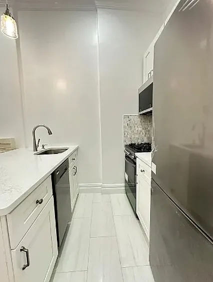 14 Jones St #1A — Photo 7