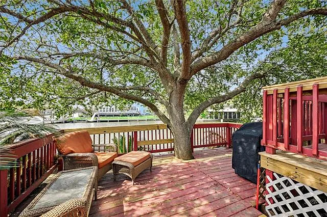 114 Marina Dr — Photo 16