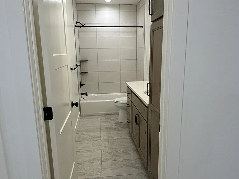 71 N 145 W — Photo 9