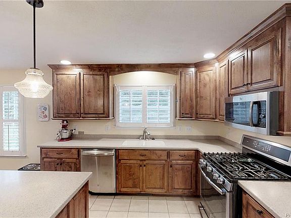2nd image of 2124 Benomi Dr