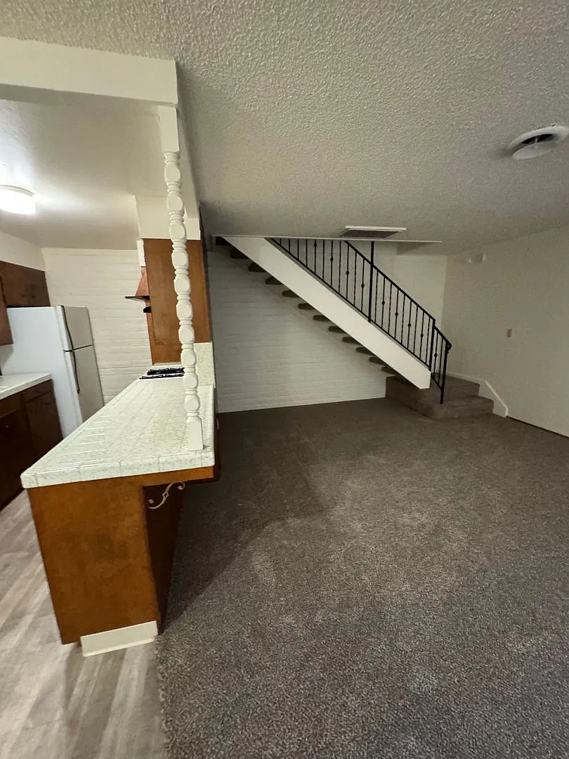 Walnut 1354 W — Photo 4