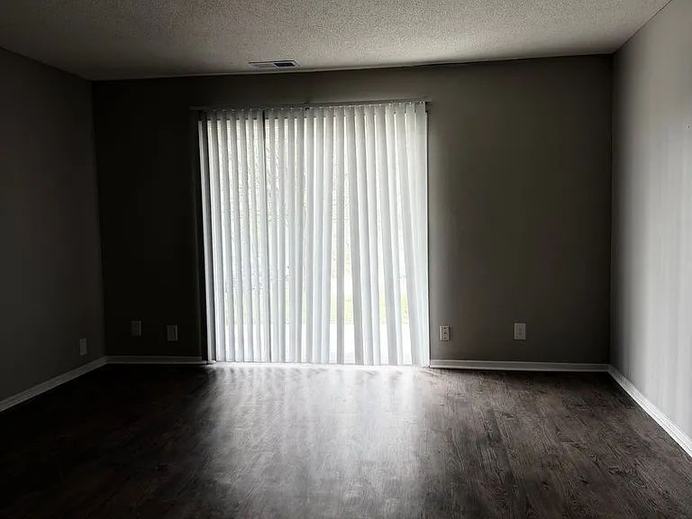 Bellevue Hills — Photo 18