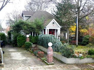 793 NW 4th St, Grants Pass, OR 97526