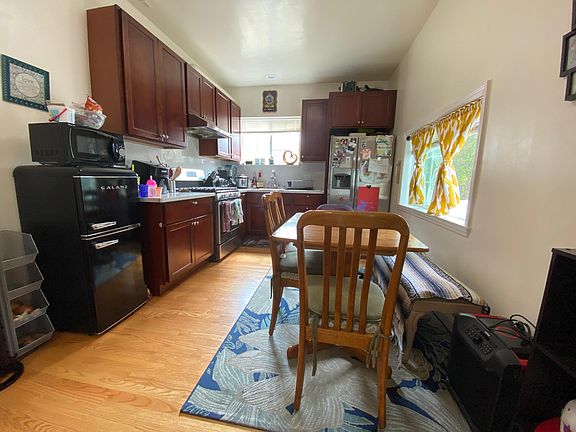 2nd image of 612 E 22nd St