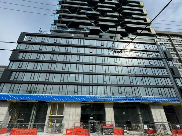 195 McCaul St #411, Toronto, ON M5T 0E5