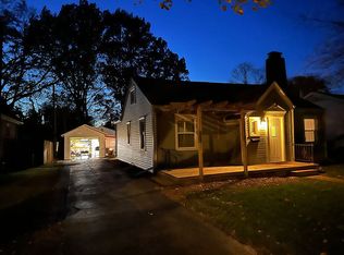 806 N Market St, Monticello, IL 61856