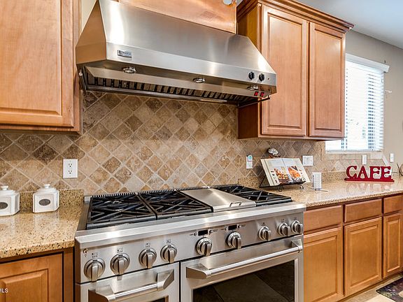 5th image of 44327 W Windrose Dr