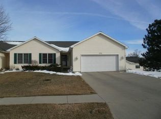 1721 3rd St SW, Waverly, IA 50677