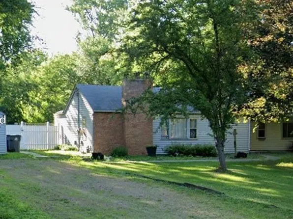 407 Milbert Rd, Minnetonka, MN 55305