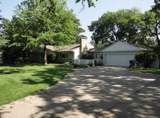 2806 Waterloo Rd, Cedar Falls, IA 50613