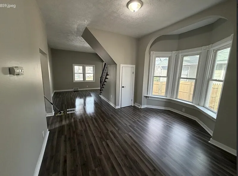 4 bed, 2.0 bath, $1,599 — Photo 4