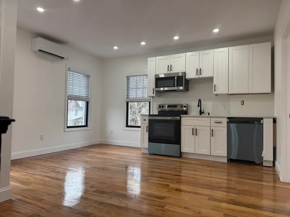 20 Treno St #2, New Rochelle, NY 10801