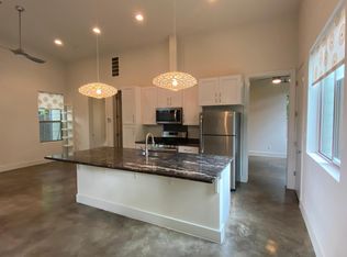 1404 Singleton Ave #B, Austin, TX 78702