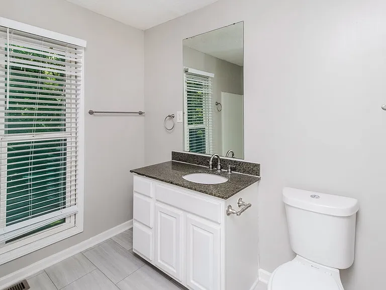3801 Davis Ln — Photo 15