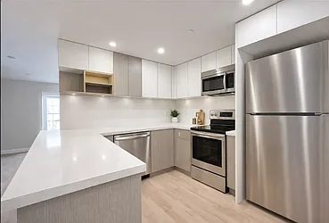 429 Pulaski Street, #1