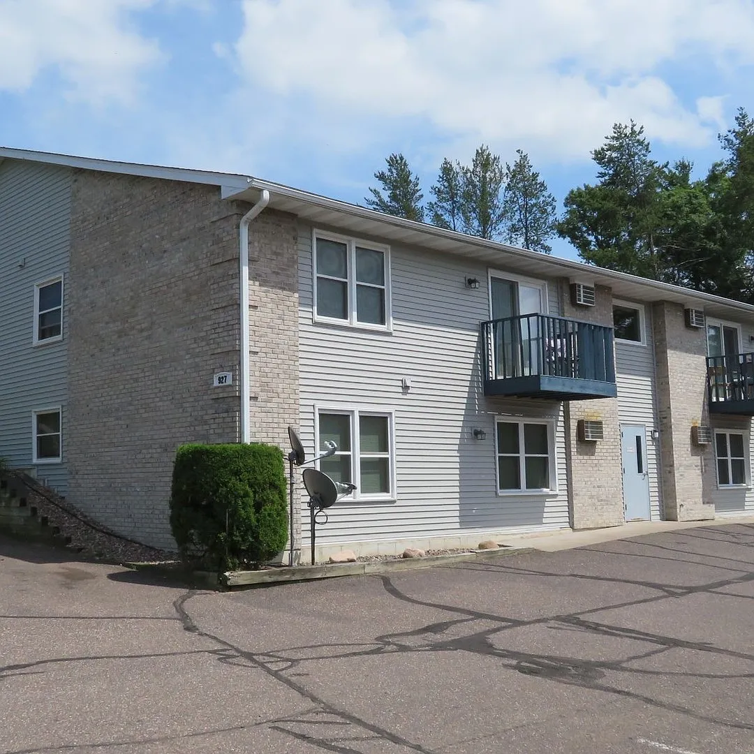 Building Photo - 919 Briar Ln