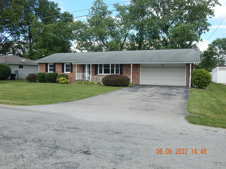 922 Penguin St — Photo 1
