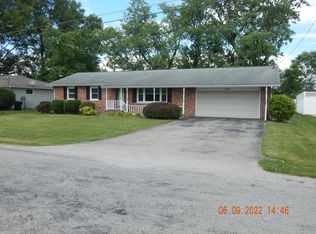922 Penguin St, Effingham, IL 62401