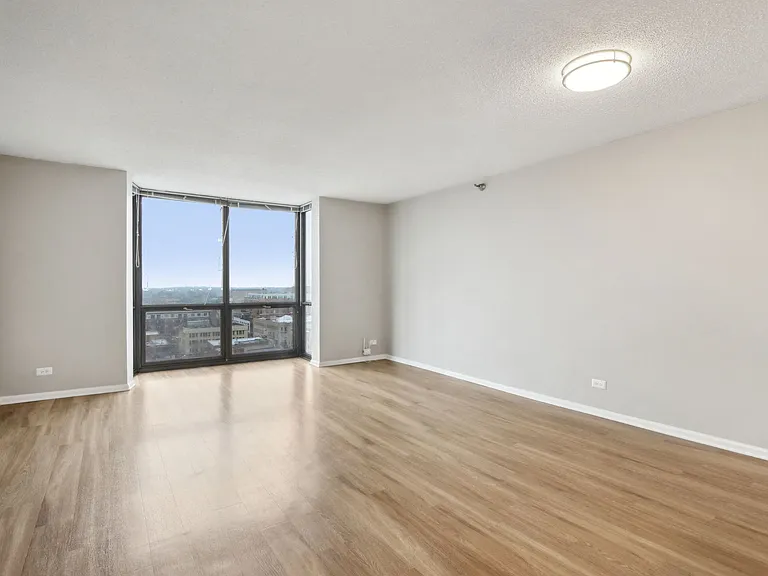 100 Forest Place Apartments — Photo 55
