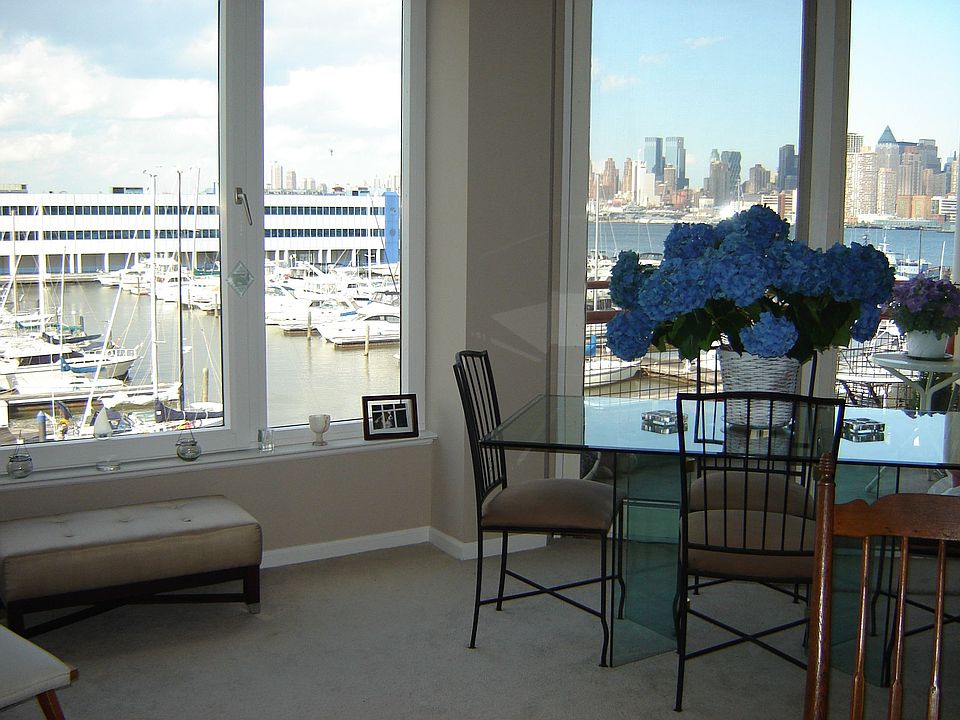NYC & Marina Views