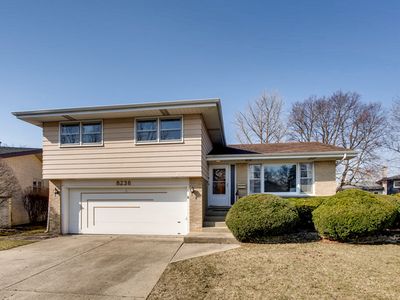 8236 N Knight Ave, Niles, IL, 60714